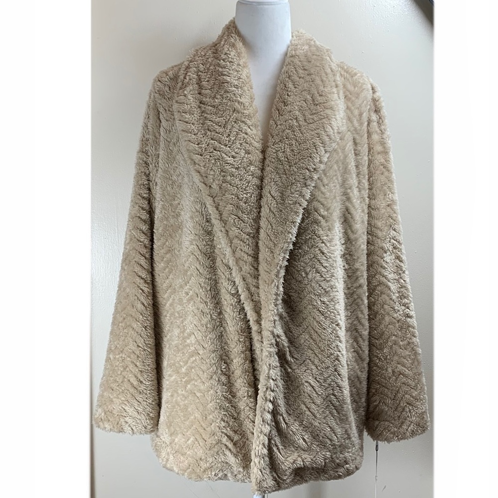 Calvin Klein NWT Size XL Faux Fur Coat
